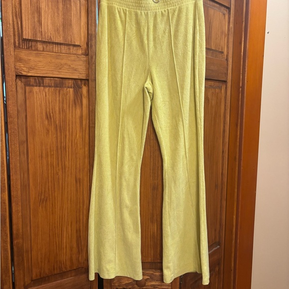 aerie Yellow Ribbed Flare Pants - Picture 3 of 6